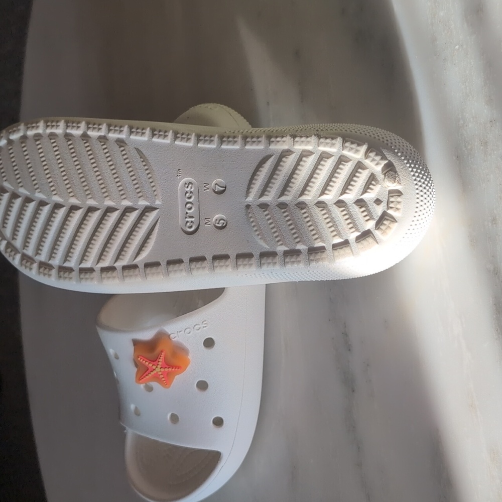 Light Up Crocs - Picture 7 of 7